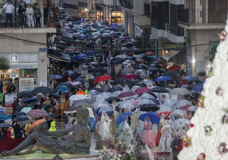 Los equilibrismos de las Fallas para no morir de éxito